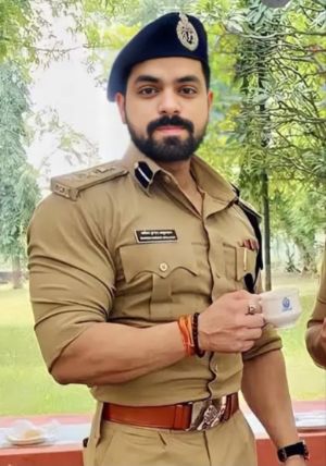 Emir Winsaa Profile.jpg