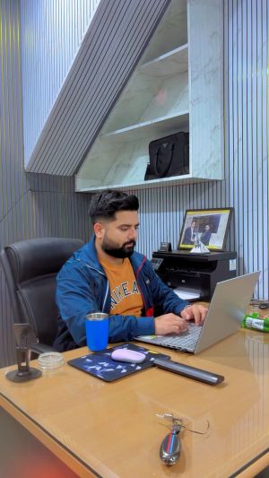 Advocate Karan Kapoor.jpeg