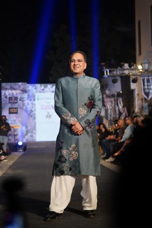 CA Dr Rajeev Gupta Winsaa Profile.jpeg