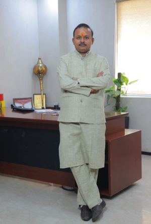 Dr Dev Swarup Shastri Winsaa Profile.jpg