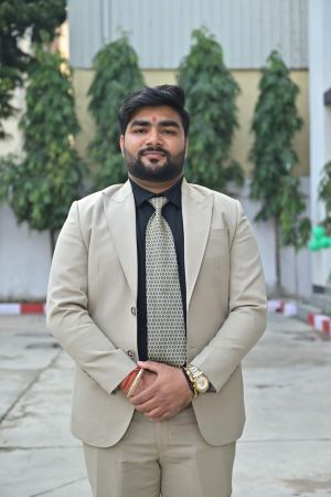 Dr Vivek Yadav Winsaa Profile.jpeg